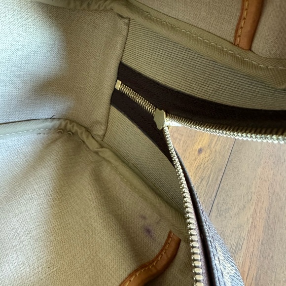 2 Hour SALE!!! Vintage Louis Vuitton Trouville handbag - Picture 8 of 16